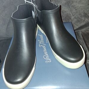 Universal Thread Black and White Winter Boots, Size 8, NWT